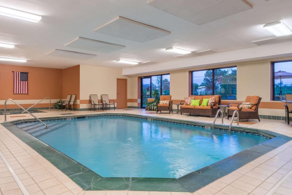 On site, Pool view, Swimming pool, Swimming pool