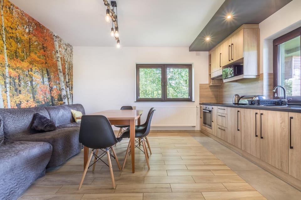 Kitchen or kitchenette, Living room, Seating area, Dining area, Communal kitchen