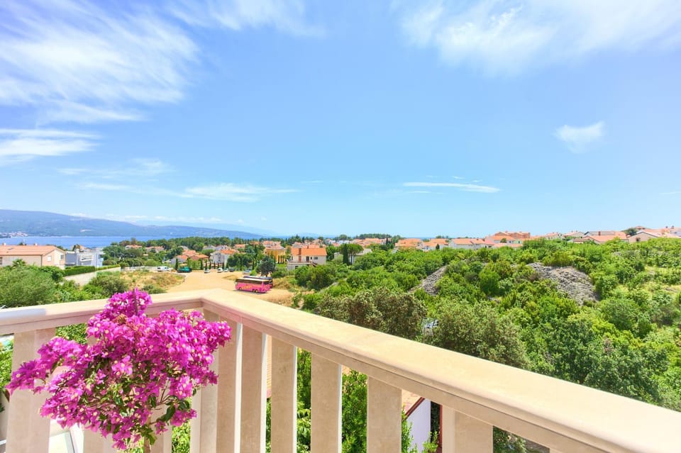 Balcony/Terrace, City view, Street view