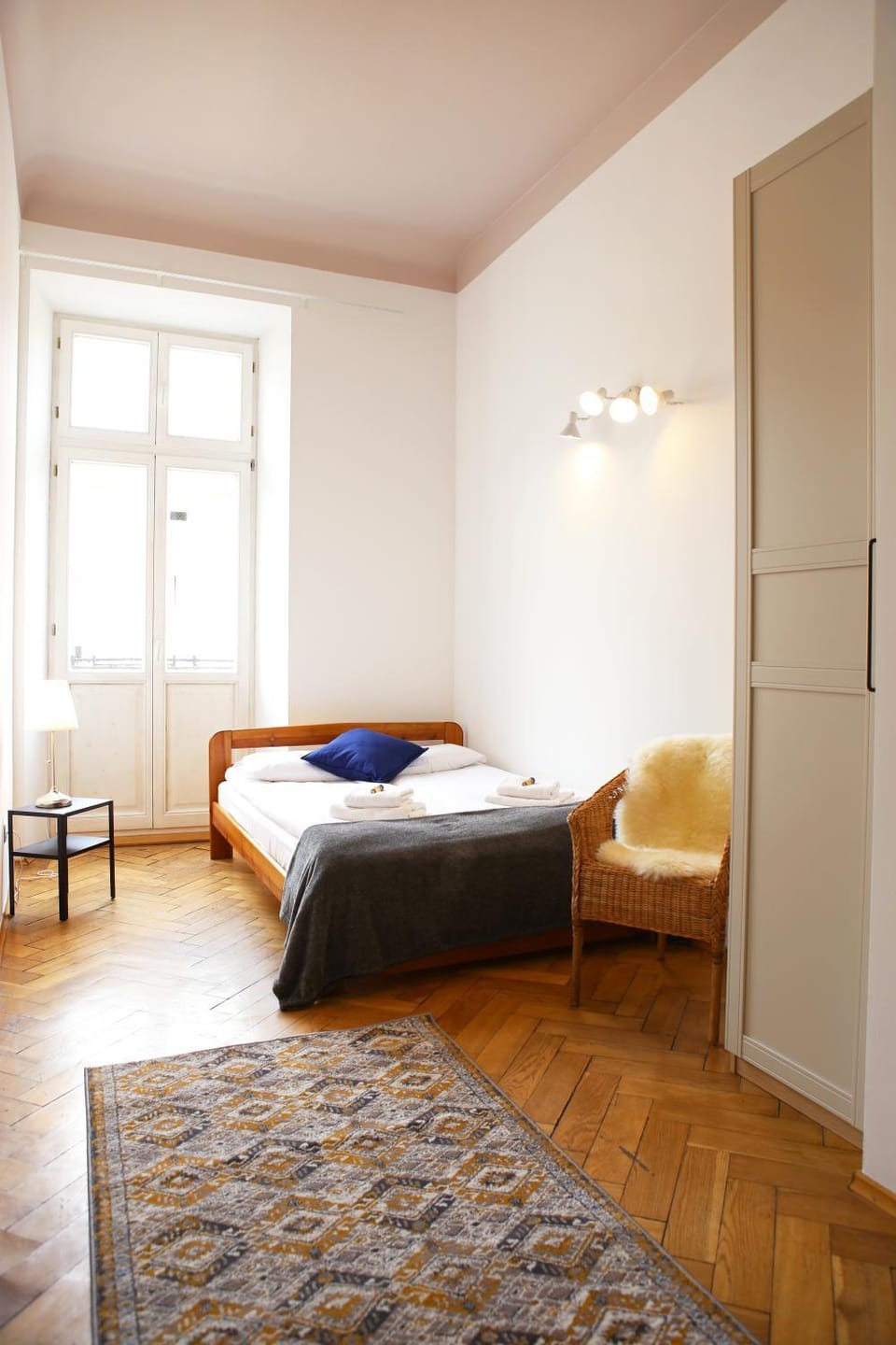 Bed, Photo of the whole room, Bedroom