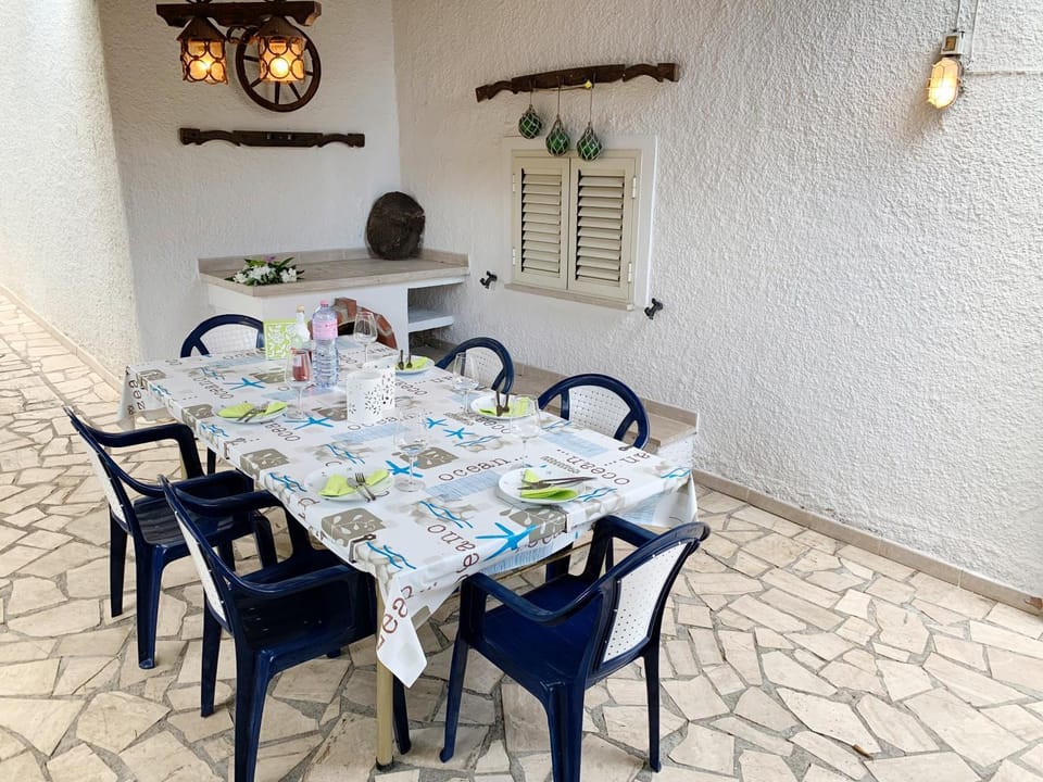 BBQ facilities, Dining area