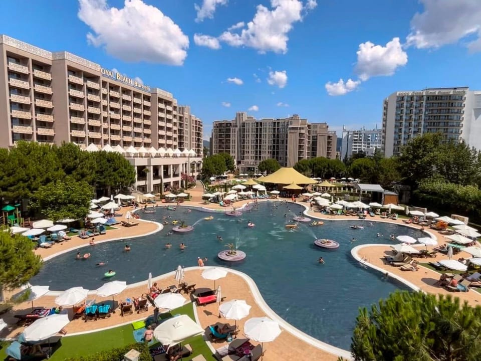 Property building, Swimming pool