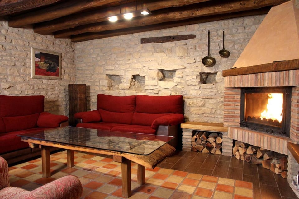 CASA RURAL FERNANDOEGEA Country House in Navarre