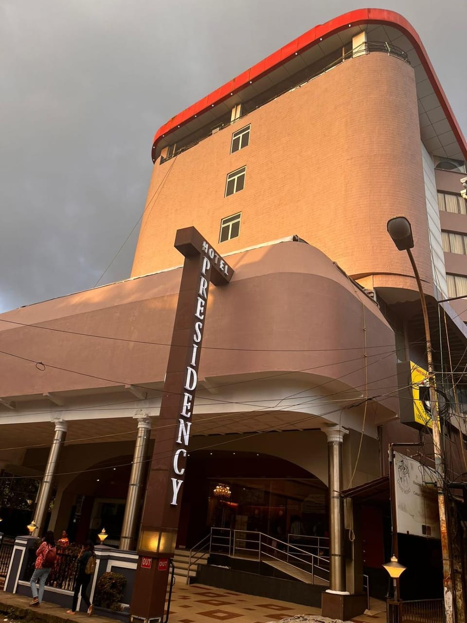 Facade/entrance