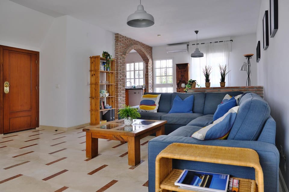 Library, Living room, Seating area