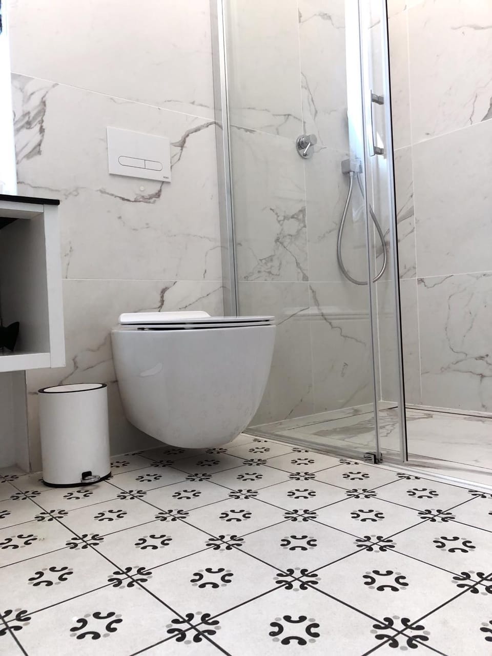 Shower, Toilet, Bathroom