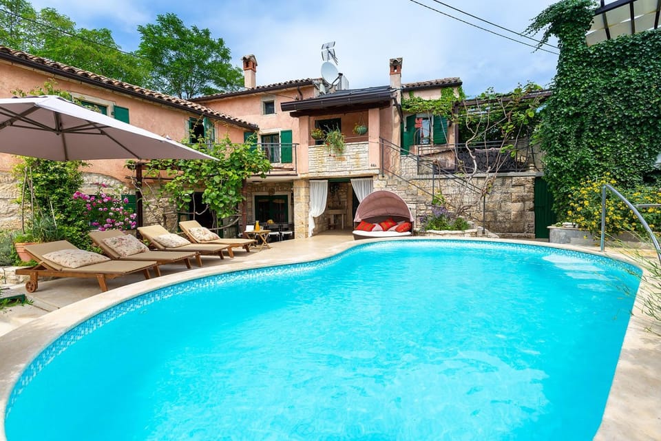 Property building, Swimming pool