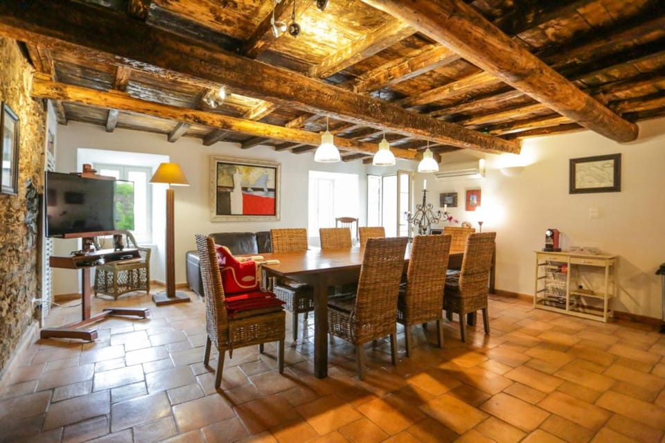 Communal lounge/ TV room, Dining area