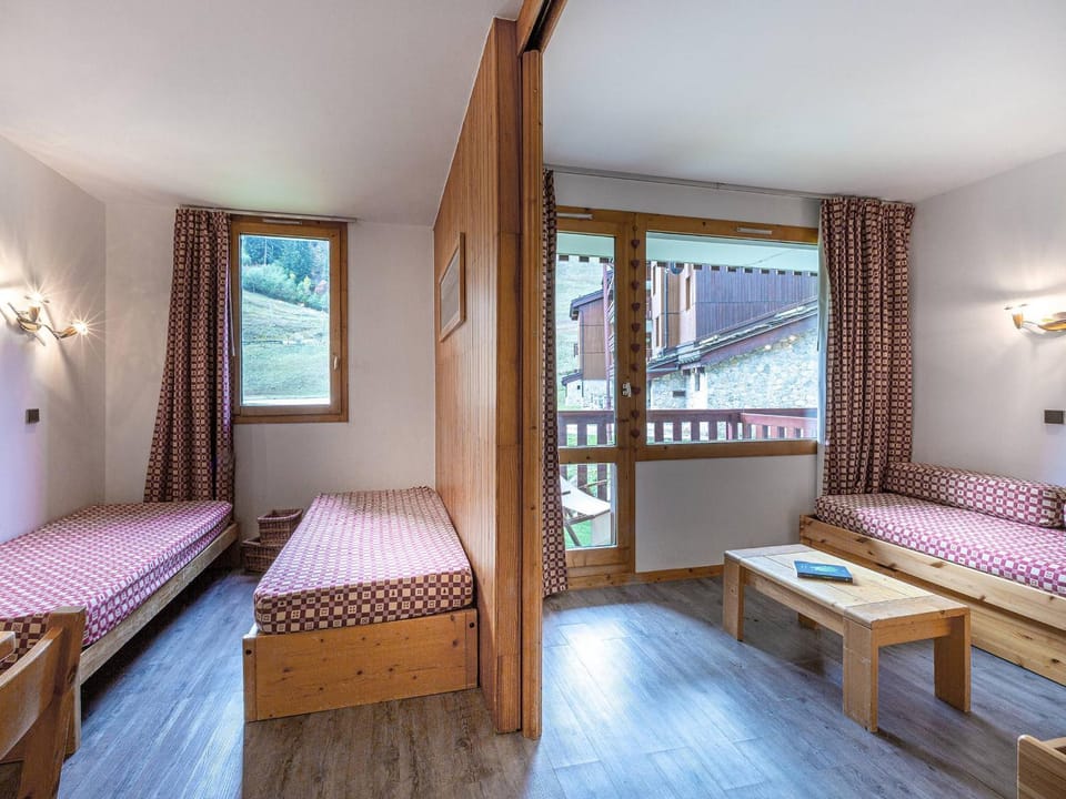 Studio ski-in/ski-out, balcon sud, cuisine équipée, 4 pers, animaux ok - FR-1-356-274 Apartment in Les Avanchers-Valmorel