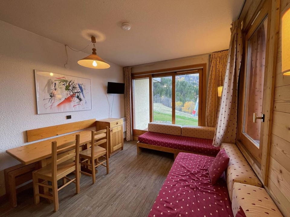 Studio cabine avec terrasse, accès direct aux pistes, idéal familles - FR-1-356-305 Cabin in Les Avanchers-Valmorel