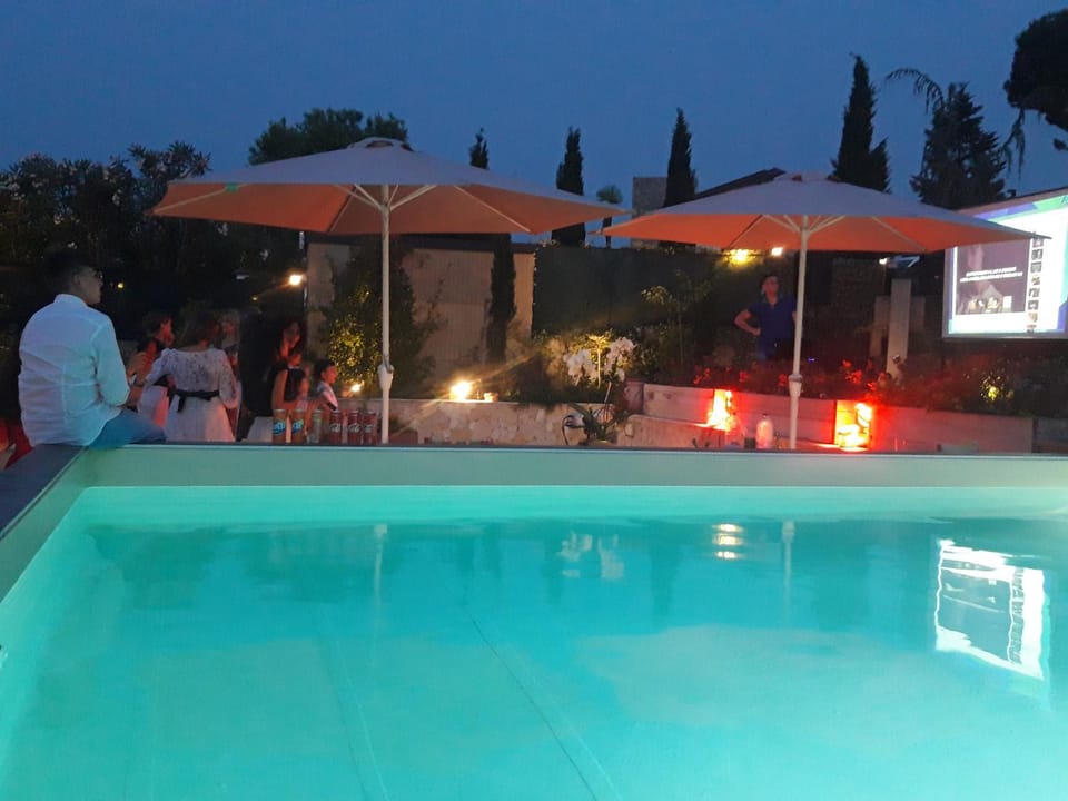 Swimming pool