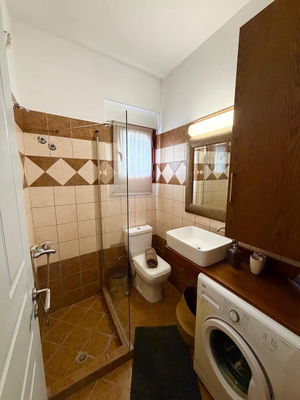 Shower, Toilet, Bathroom, washing machine