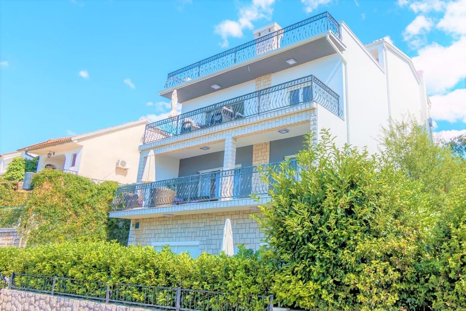 Property building, Balcony/Terrace