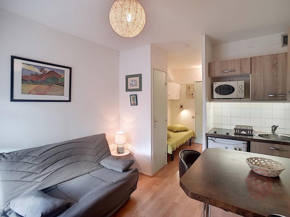 Studio rénové Lamalou, proche Thermes, WIFI, animaux admis - FR-1-451-110 Apartment in Occitanie