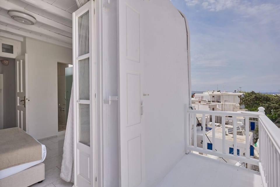 Property building, Bed, View (from property/room), Bedroom, City view, Sea view