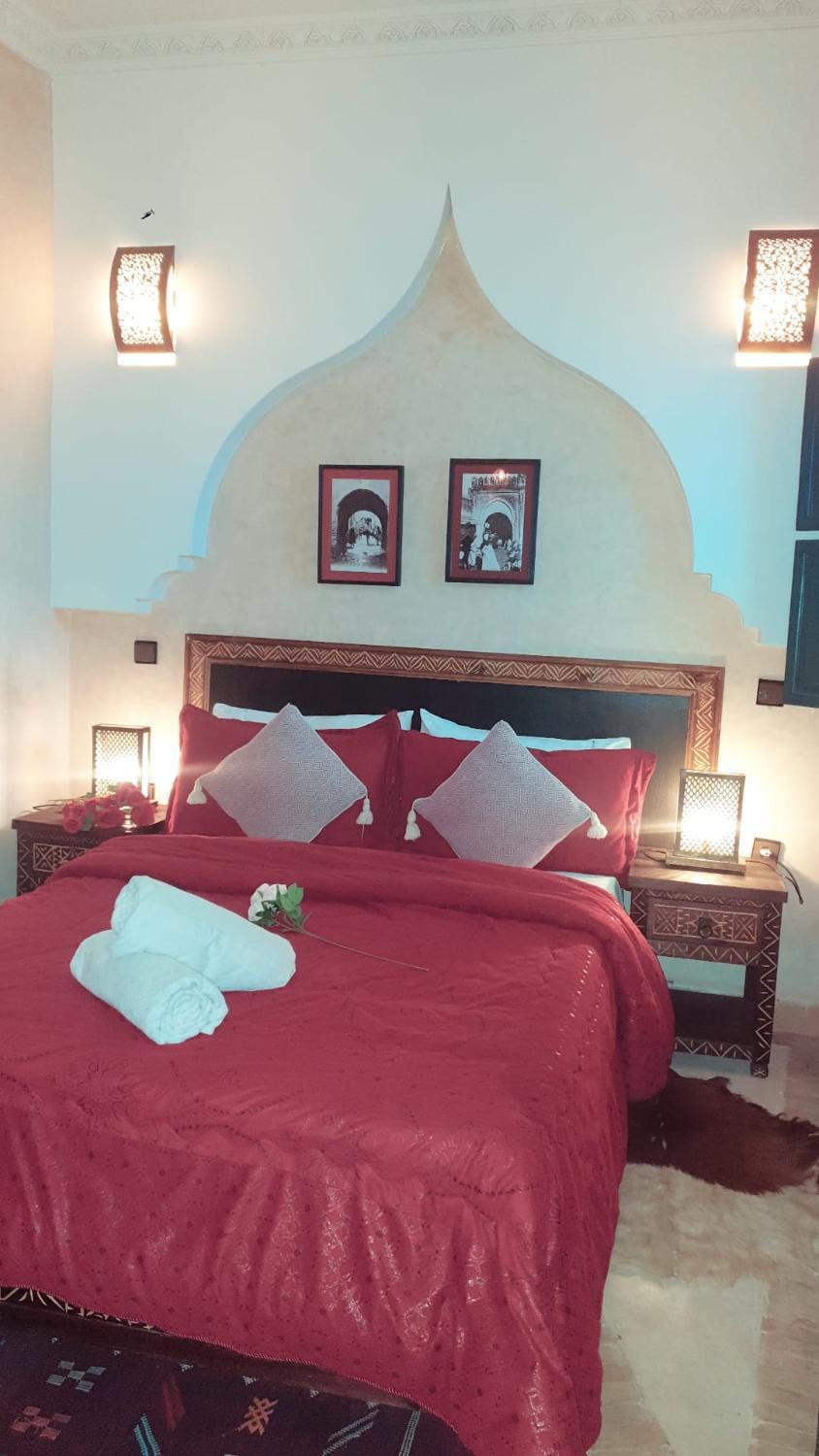 Bed, Decorative detail, Bedroom