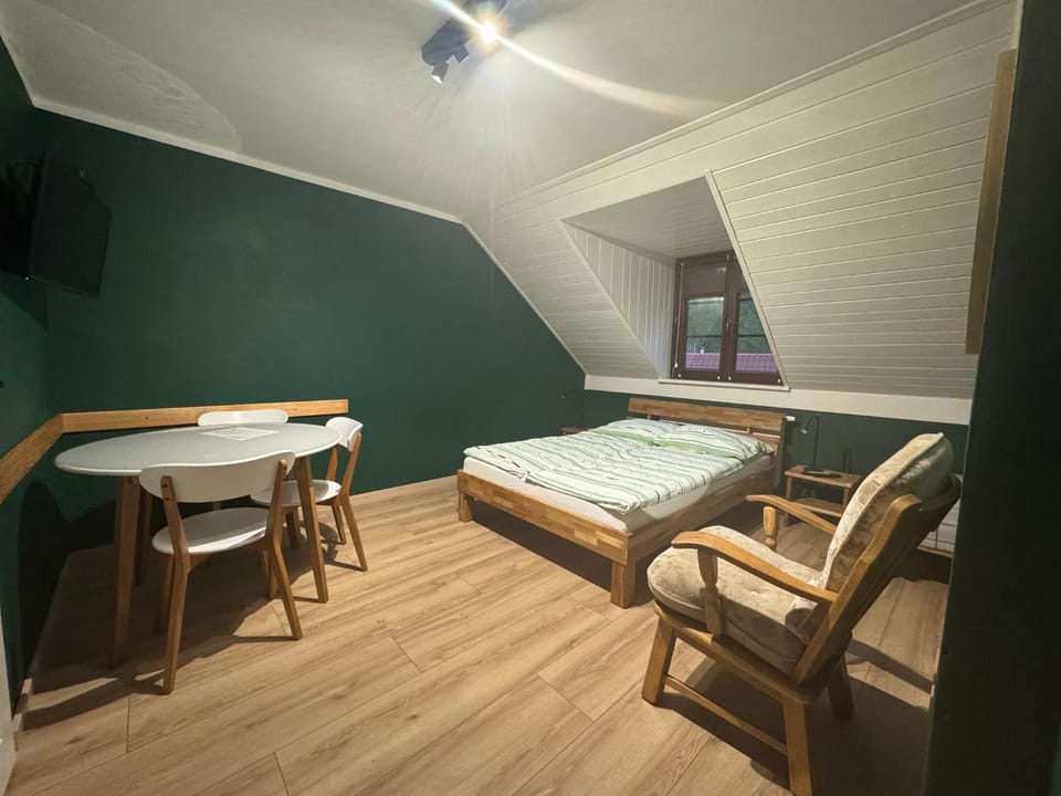 Bed, Photo of the whole room