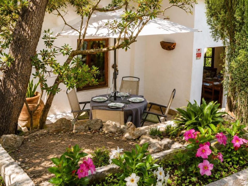 Cala Canyelles Villa & Private Studio with Garden House in Selva