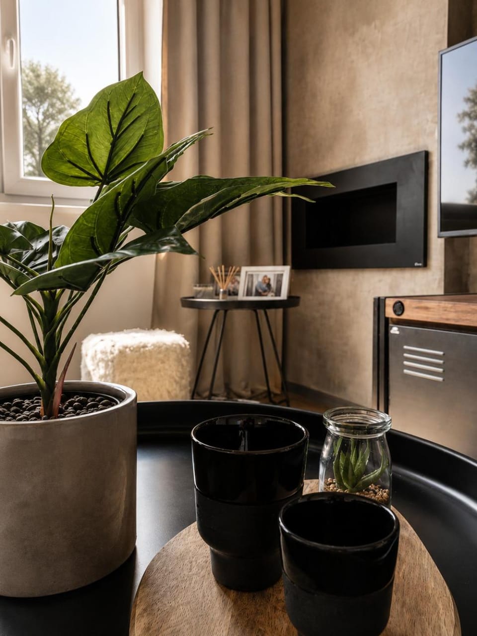 Living room, fireplace