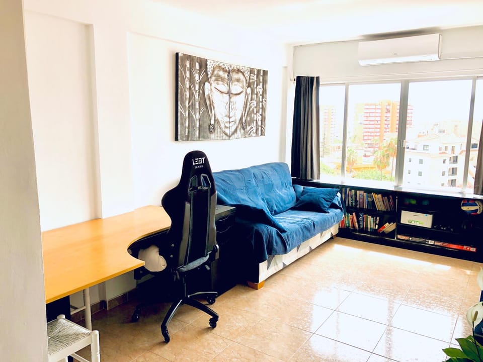 TV and multimedia, Living room, Seating area, Meeting/conference room, air conditioner