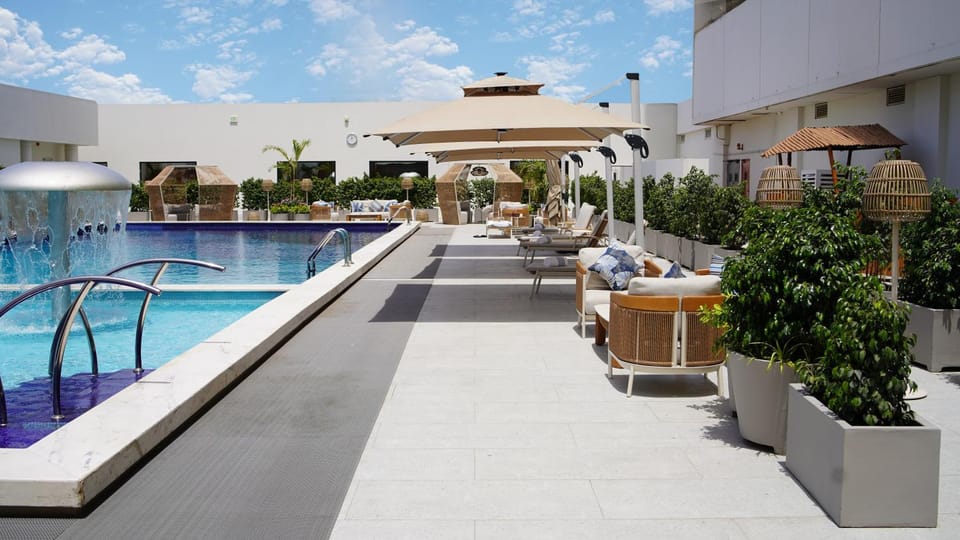 Swimming pool