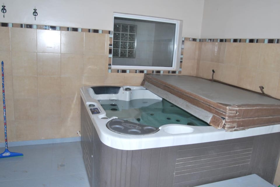 Hot Tub, Spa and wellness centre/facilities