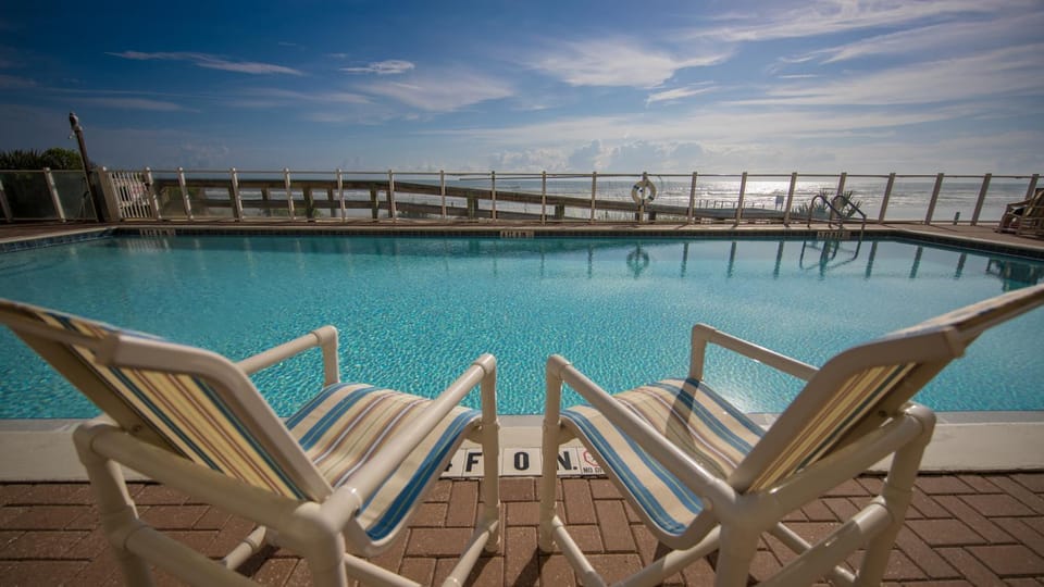 Patio, Hot Tub, Balcony/Terrace, Beach, Pool view, Sea view, Swimming pool, Sunrise