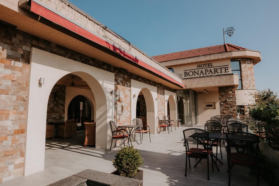 Property building, Restaurant/places to eat, Day, Banquet/Function facilities