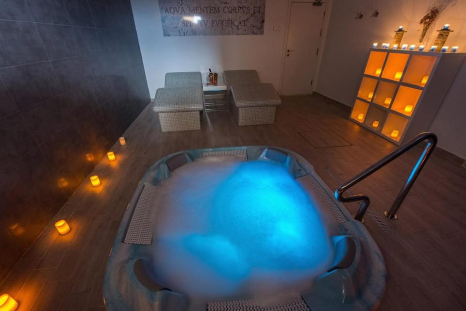 Hot Tub, Spa and wellness centre/facilities