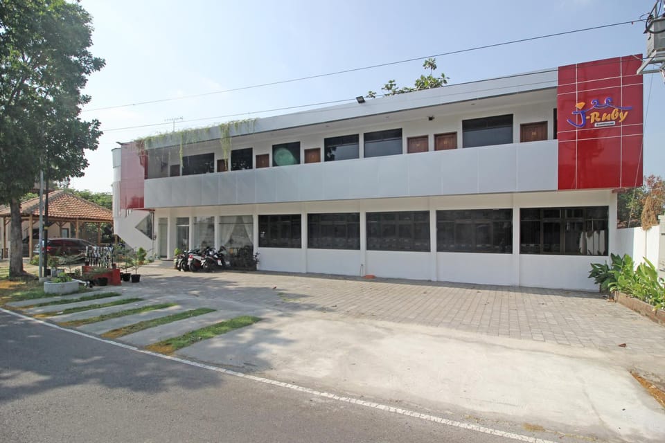 Property building, Facade/entrance