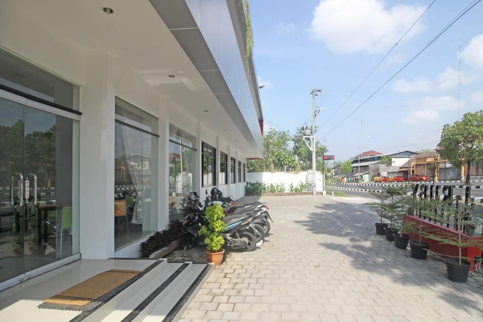 Property building, Facade/entrance