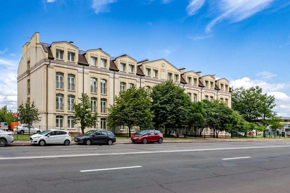 Property building, Location