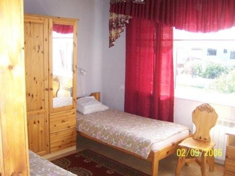 Day, Photo of the whole room