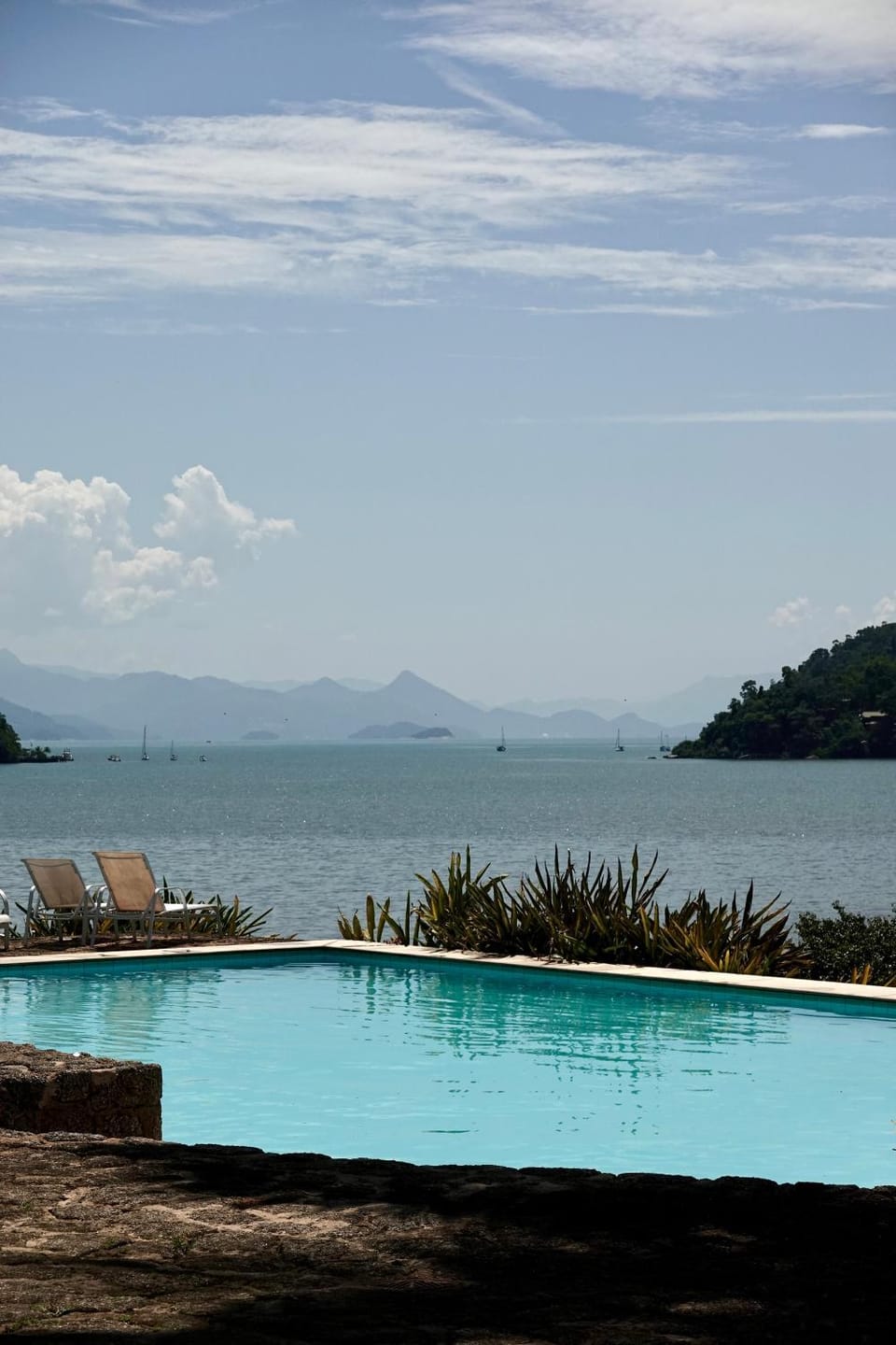 Pool view, Swimming pool, sunbed