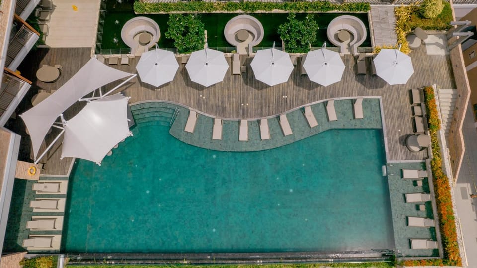 Property building, Pool view, Swimming pool, sunbed