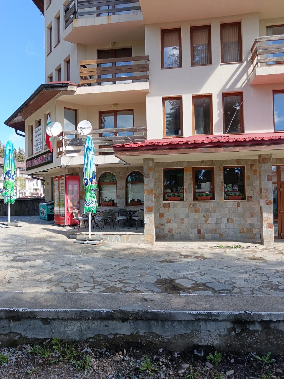 Property building, Day, On-site shops, Supermarket/grocery shop