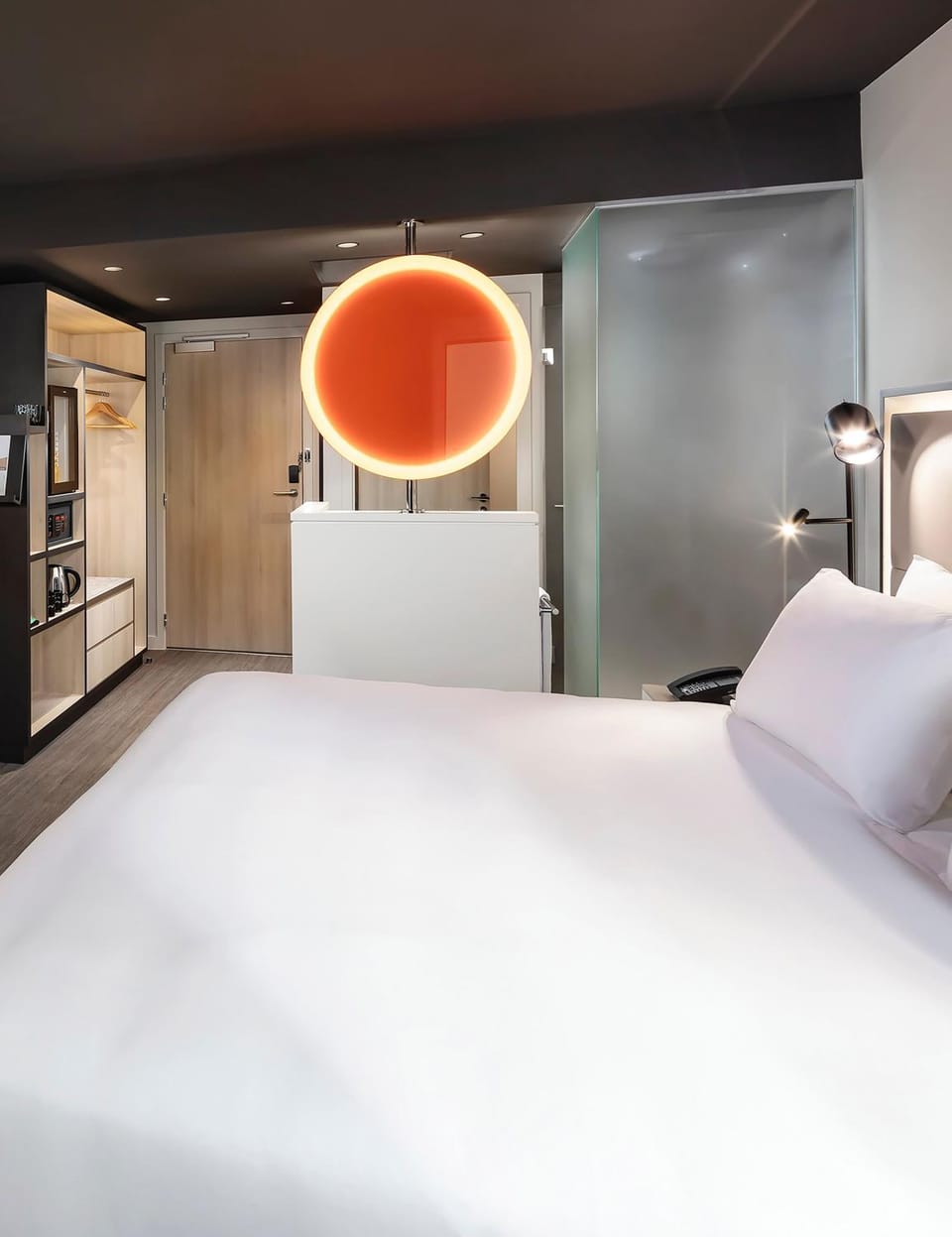 Shower, Facade/entrance, Bed, Bathroom, Coffee/tea facilities, Bedroom, Drinks