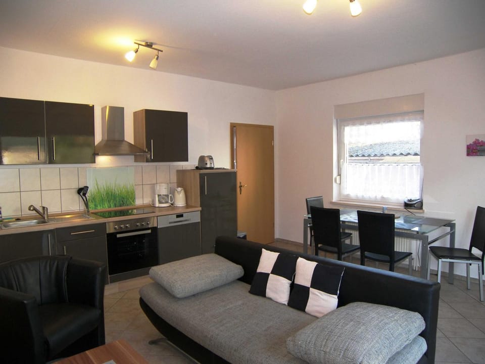 Kitchen or kitchenette, Living room, Seating area, Dining area, dishwasher, pet friendly, stove, toaster
