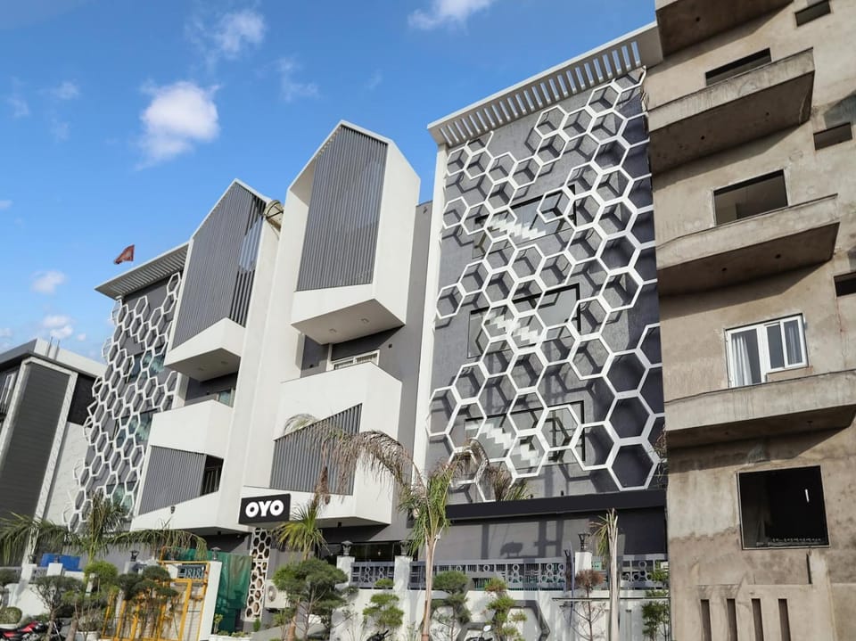 Property building, Day