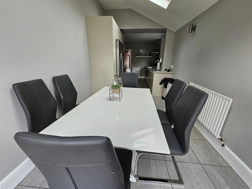 Dining area, kitchen