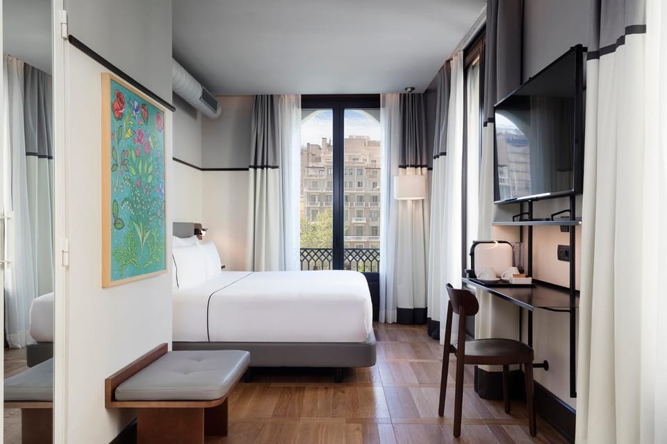 TV and multimedia, Coffee/tea facilities, Photo of the whole room, Bedroom, City view