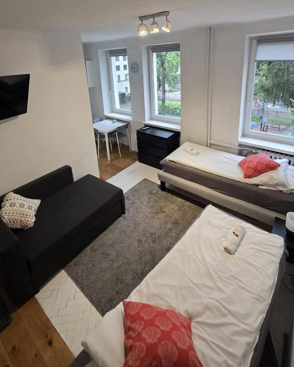 TV and multimedia, View (from property/room), Photo of the whole room, Bedroom, Inner courtyard view, internet, towels