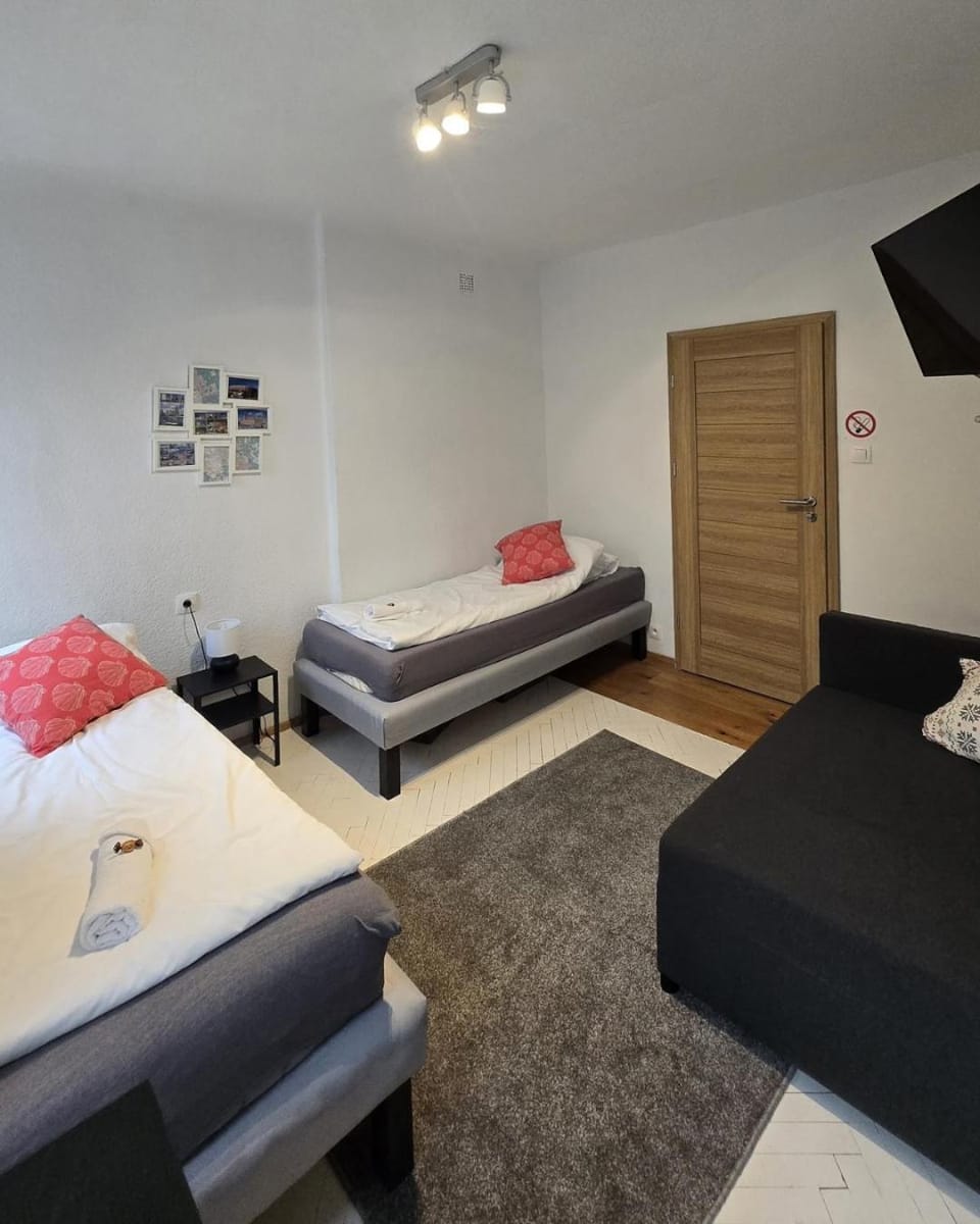 TV and multimedia, View (from property/room), Living room, Photo of the whole room, Inner courtyard view, internet, towels