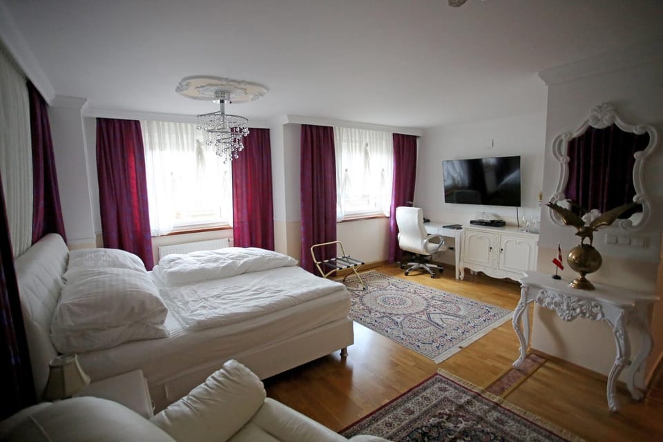 Day, Photo of the whole room