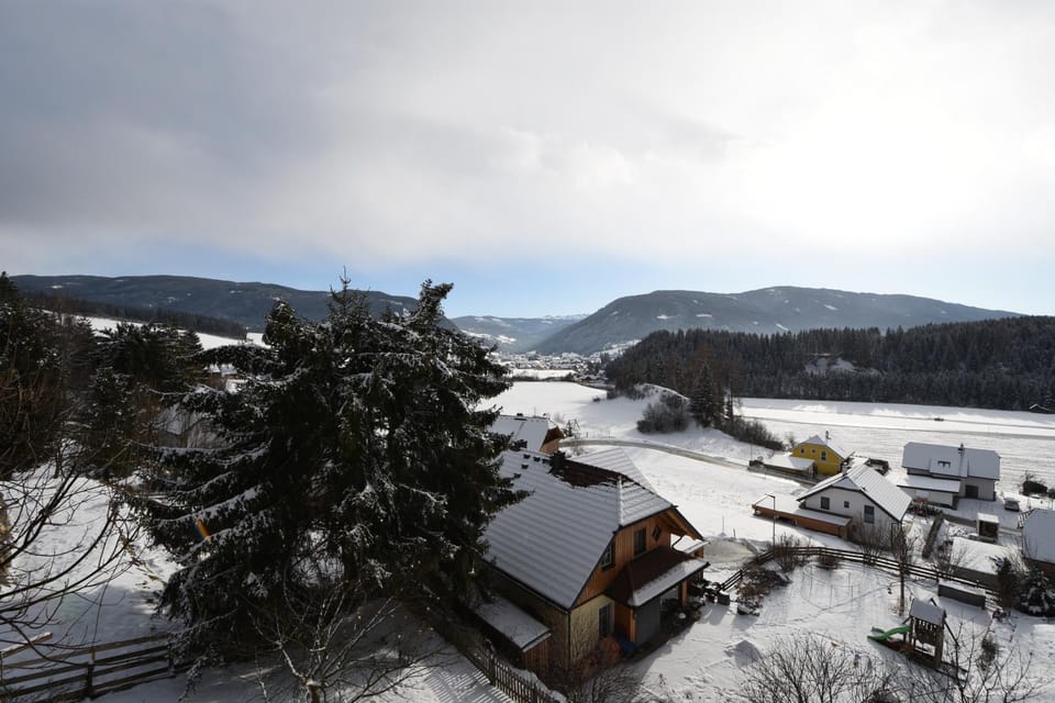 Neighbourhood, Winter, Mountain view, Street view