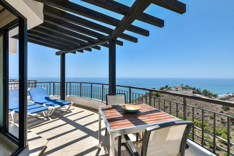 Apartamento vista mar frontal garaje y WiFi Apartment in Río de Torrox