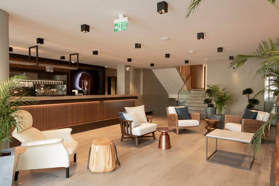 On-site shops, Lobby or reception, Lounge or bar