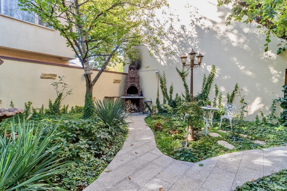 Garden, Garden view, fireplace