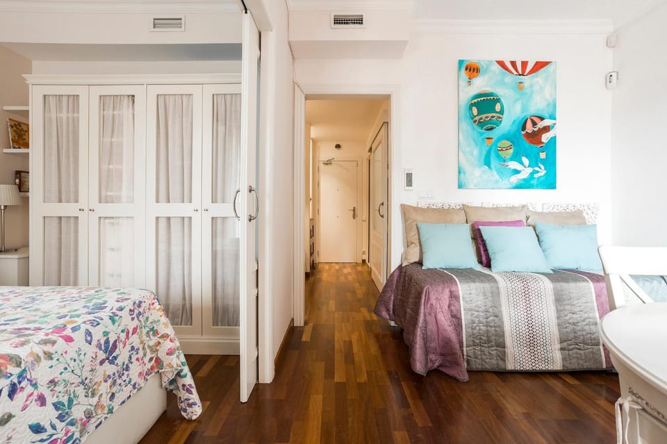 Beautiful & Luxury Apartment centrally-located Apartment in Barcelona