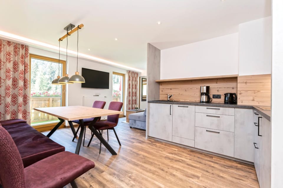Kitchen or kitchenette, Living room, Dining area